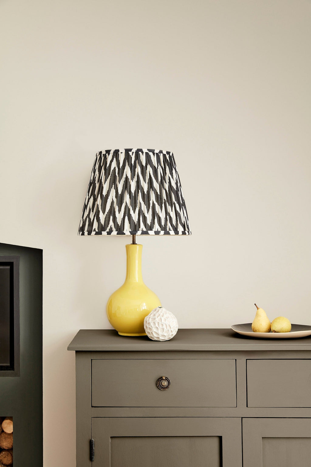 Little Greene Baluster (321) in een interieur