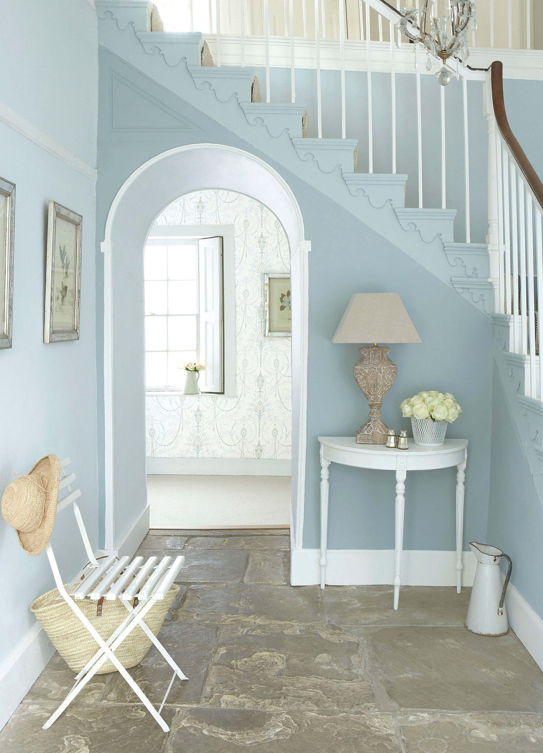 Little Greene Bone China Blue Deep (184) - Tester in een interieur