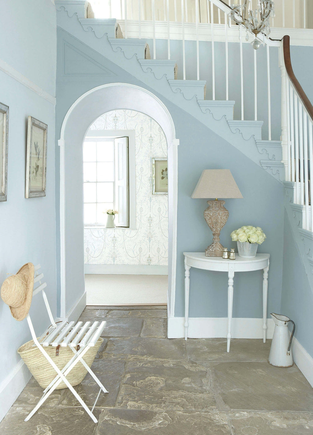 Little Greene Bone China Blue Mid (183) in een interieur