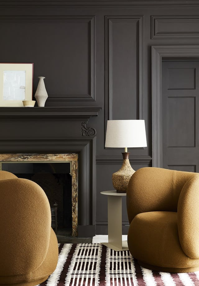 Little Greene Chocolate Colour (124) in een interieur