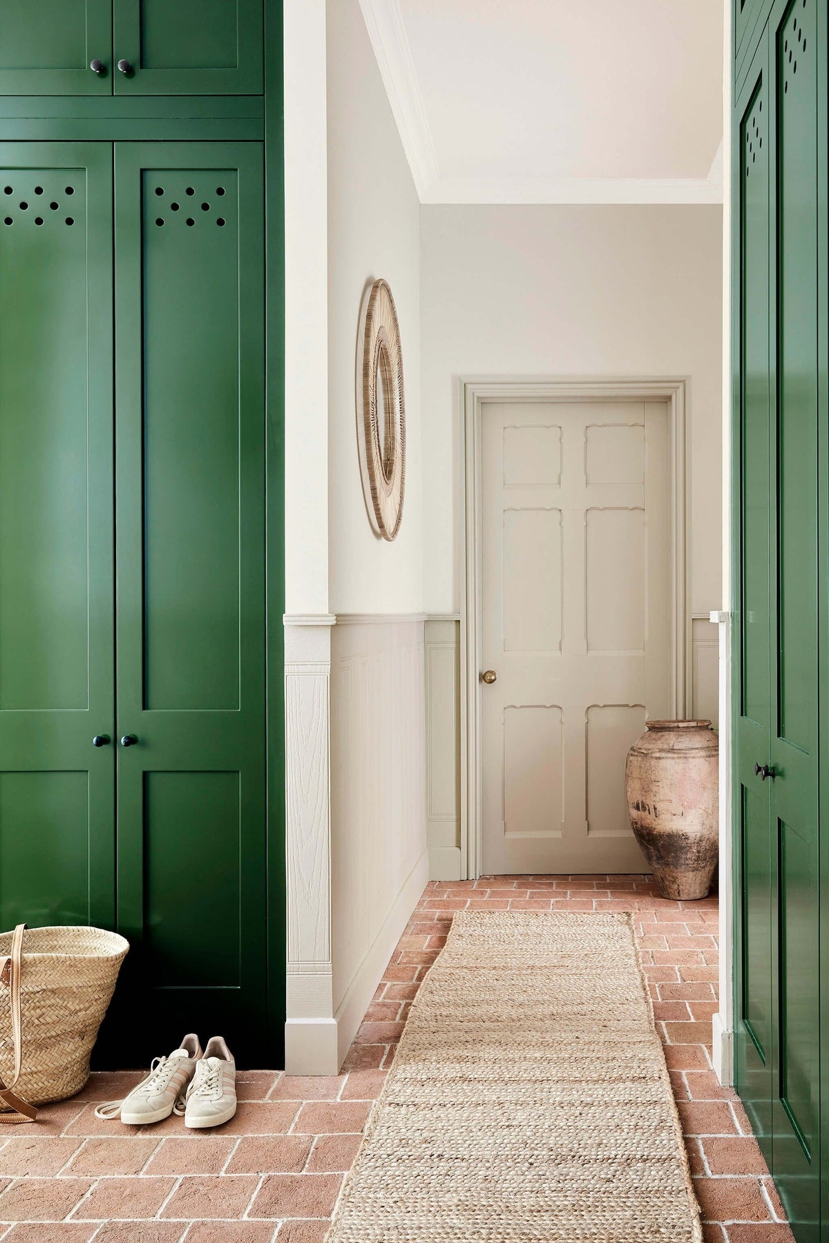 Little Greene Dark Brunswick Green (88) - Tester in een interieur