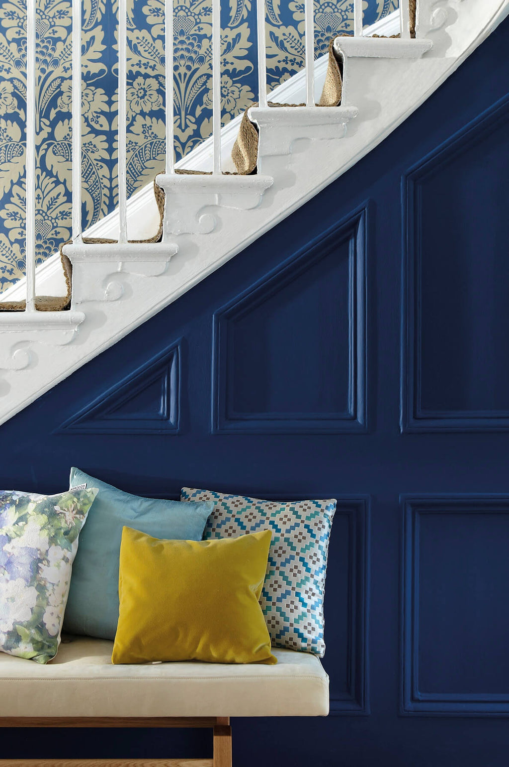 Little Greene Deep Space Blue (207) in een interieur