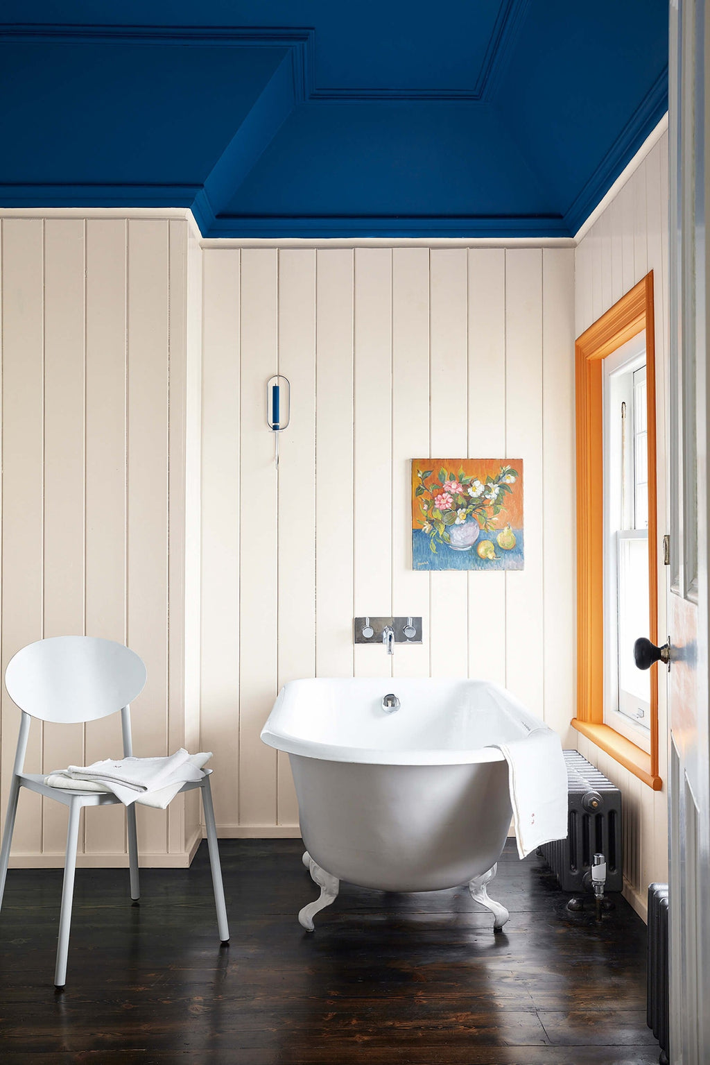 Little Greene Deep Space Blue (207) - Tester in een interieur