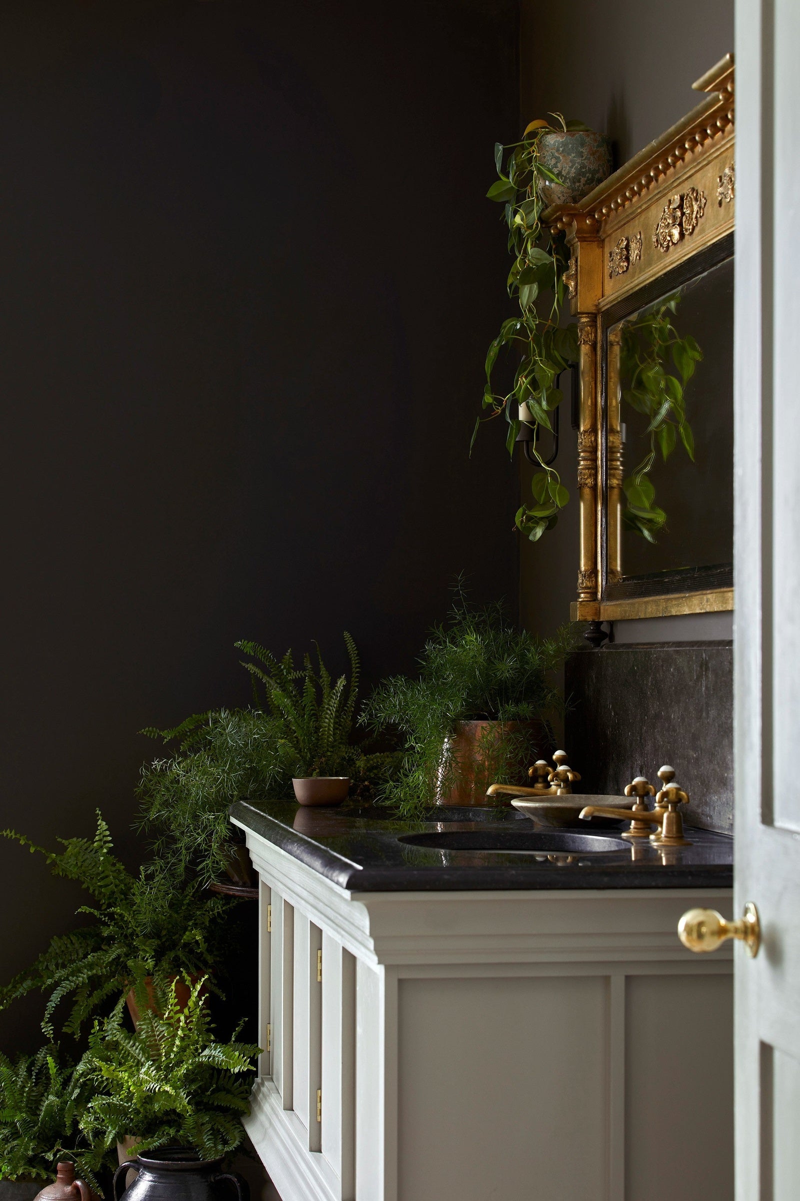 Little Greene Elysian Ground (320) in een interieur