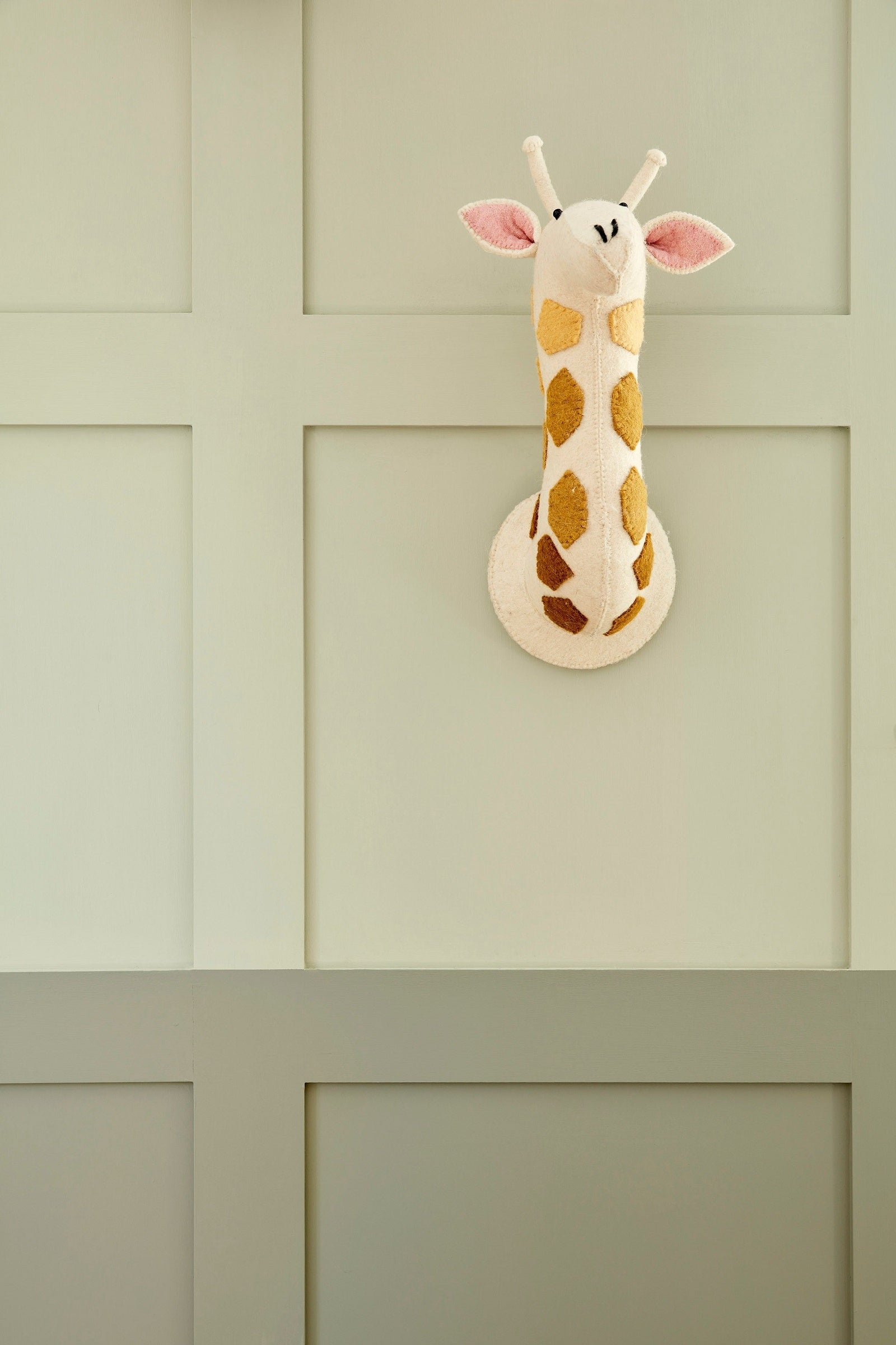 Little Greene Green Stone Pale (268) in een interieur