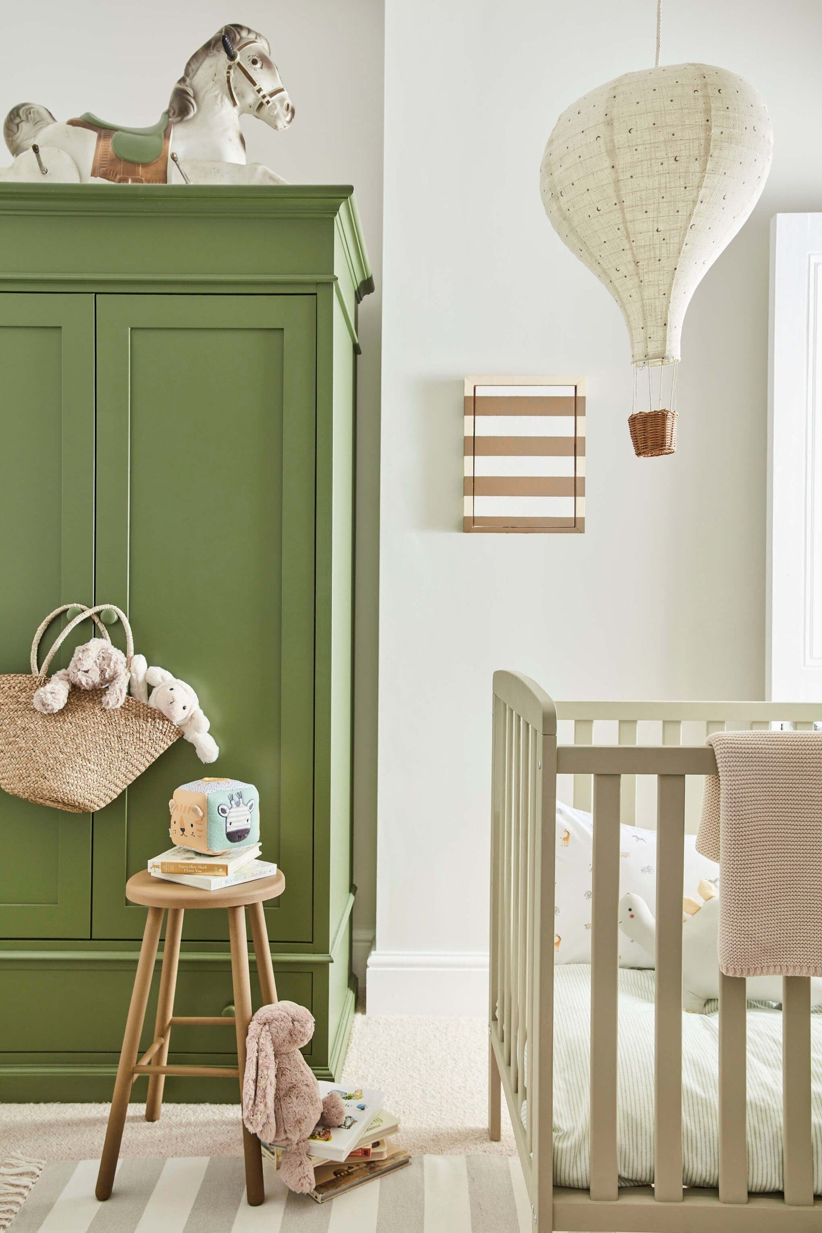 Little Greene Hopper (297) - Tester in een interieur