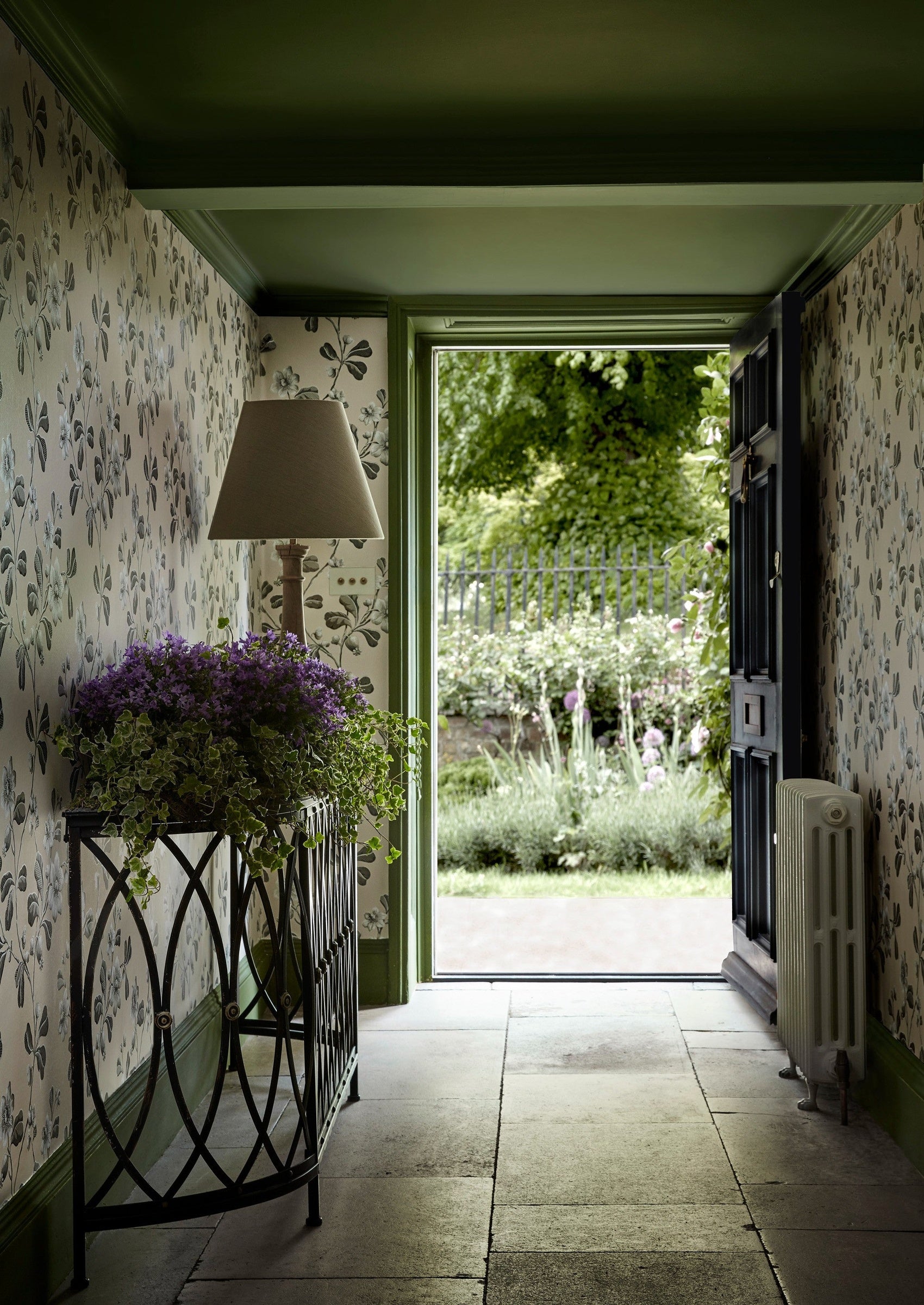 Little Greene Jewel Beetle (303) in een interieur