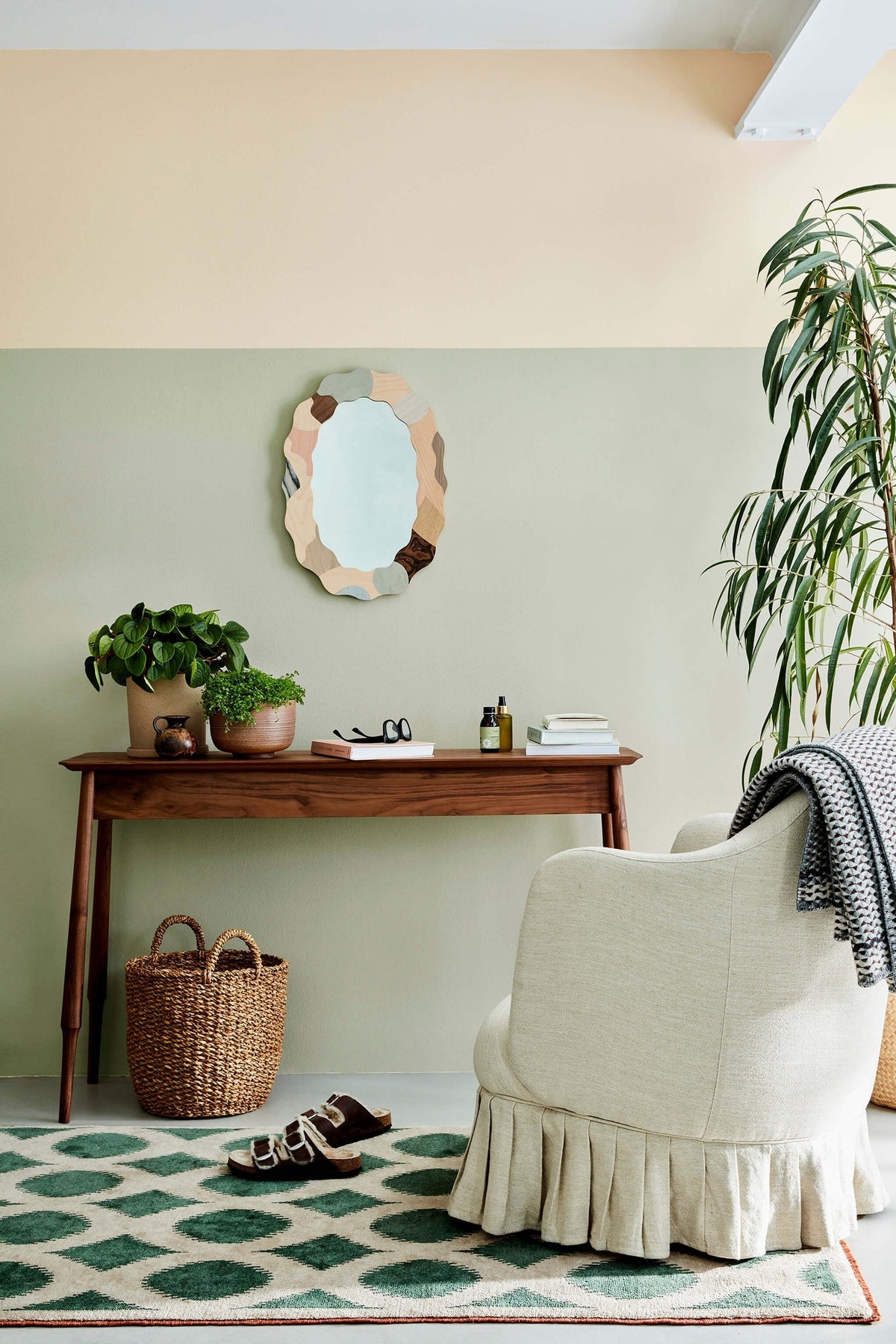 Little Greene Light Beauvais (323) - Tester in een interieur