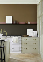Little Greene Light Bronze Green (123) - Tester in een interieur