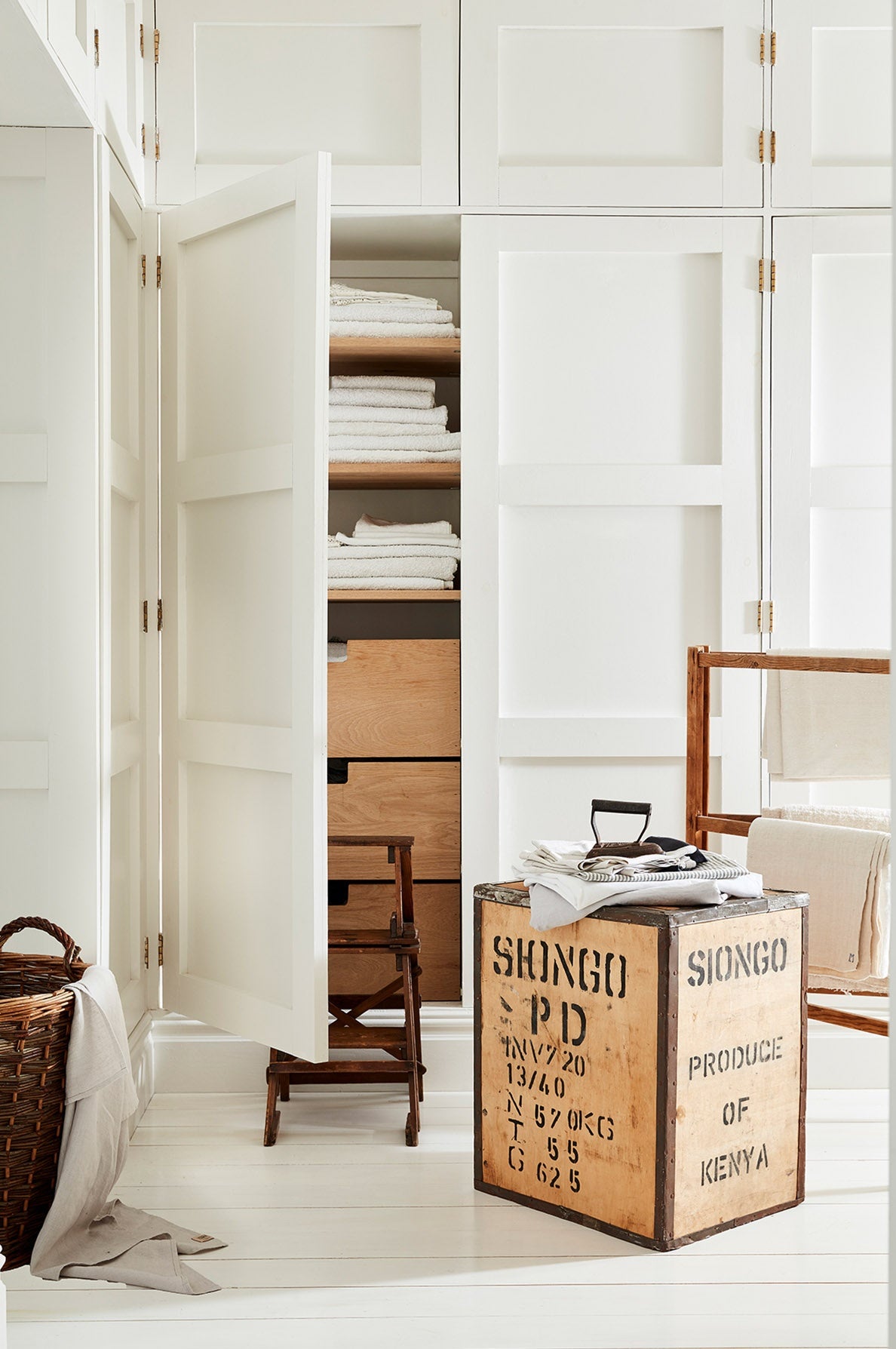Little Greene Linen Wash (33) - Tester in een interieur