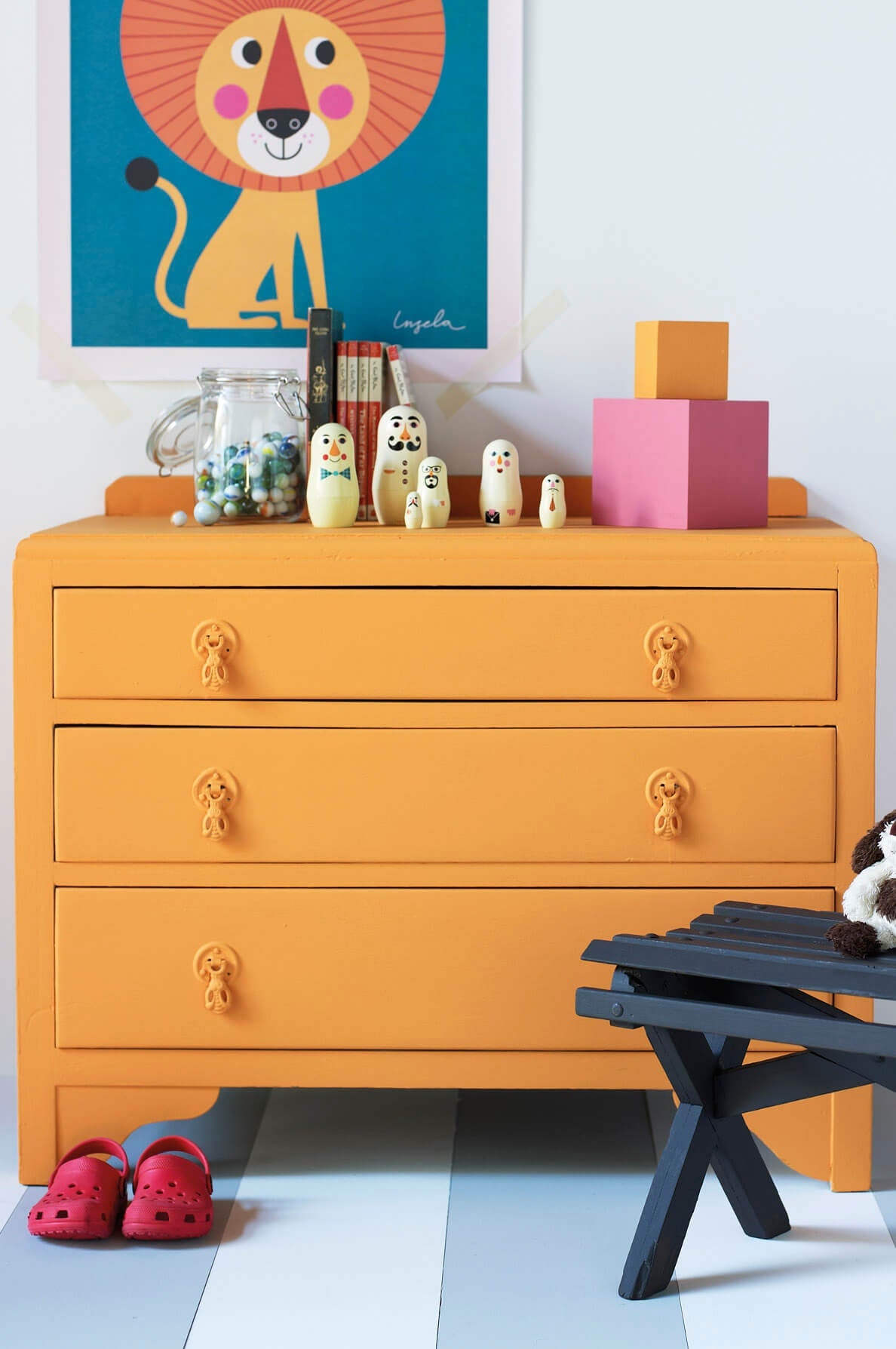 Little Greene Marigold (209) - Tester in een interieur