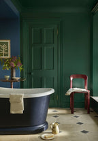 Little Greene Mid Azure Green (96) in een interieur