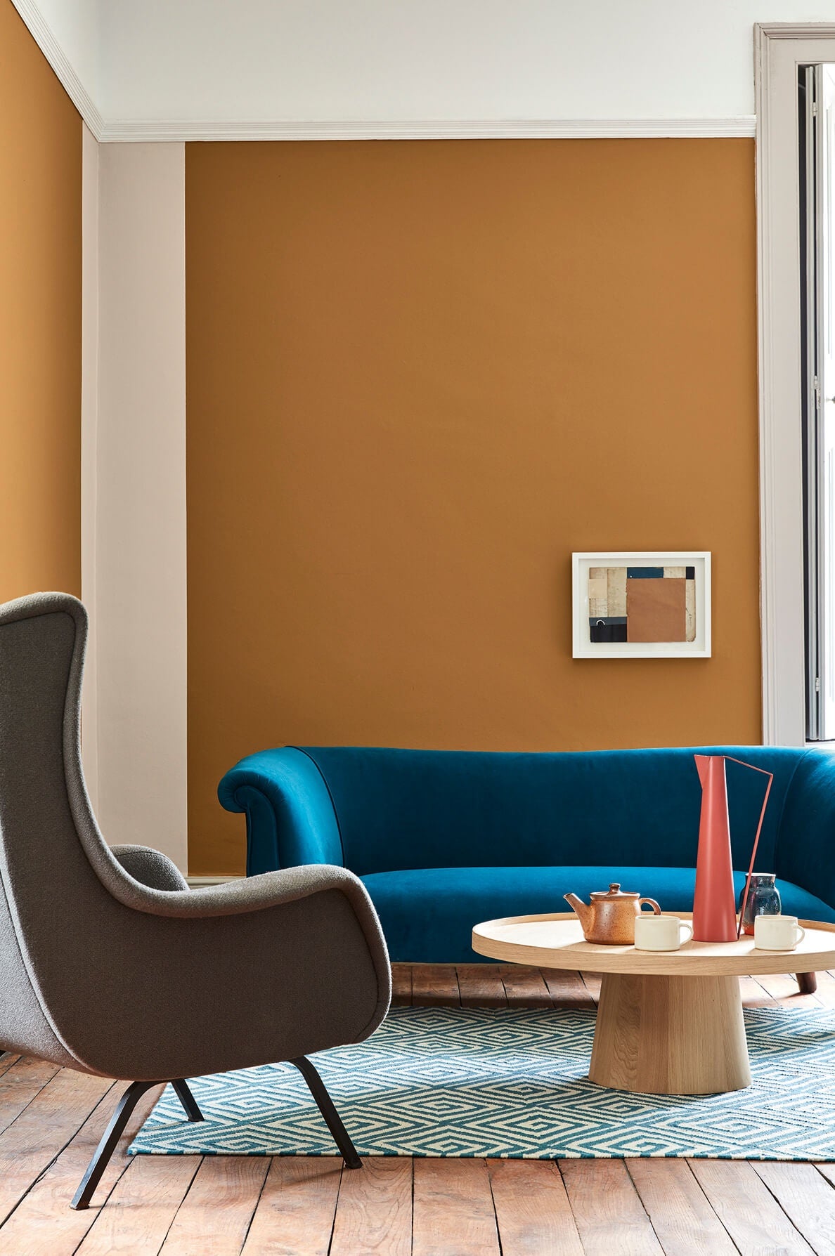 Little Greene Middle Buff (122) in een interieur