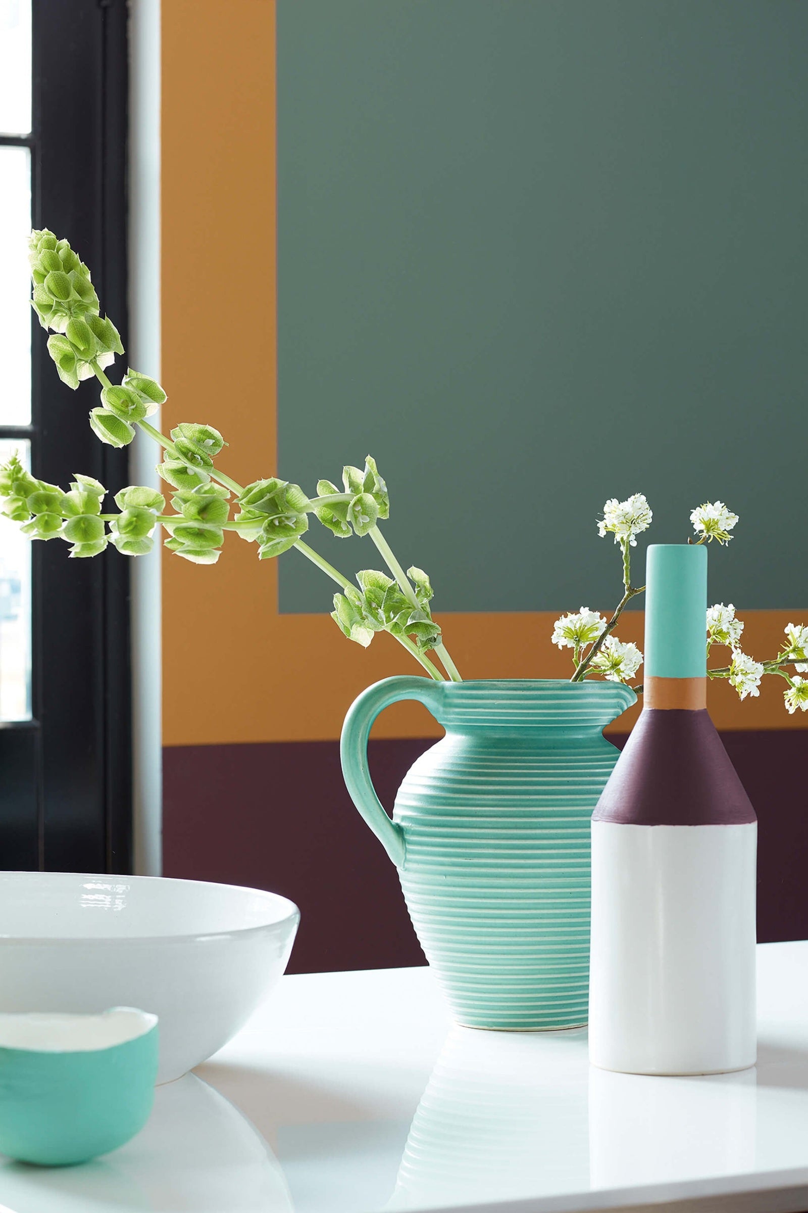 Little Greene Middle Buff (122) in een interieur
