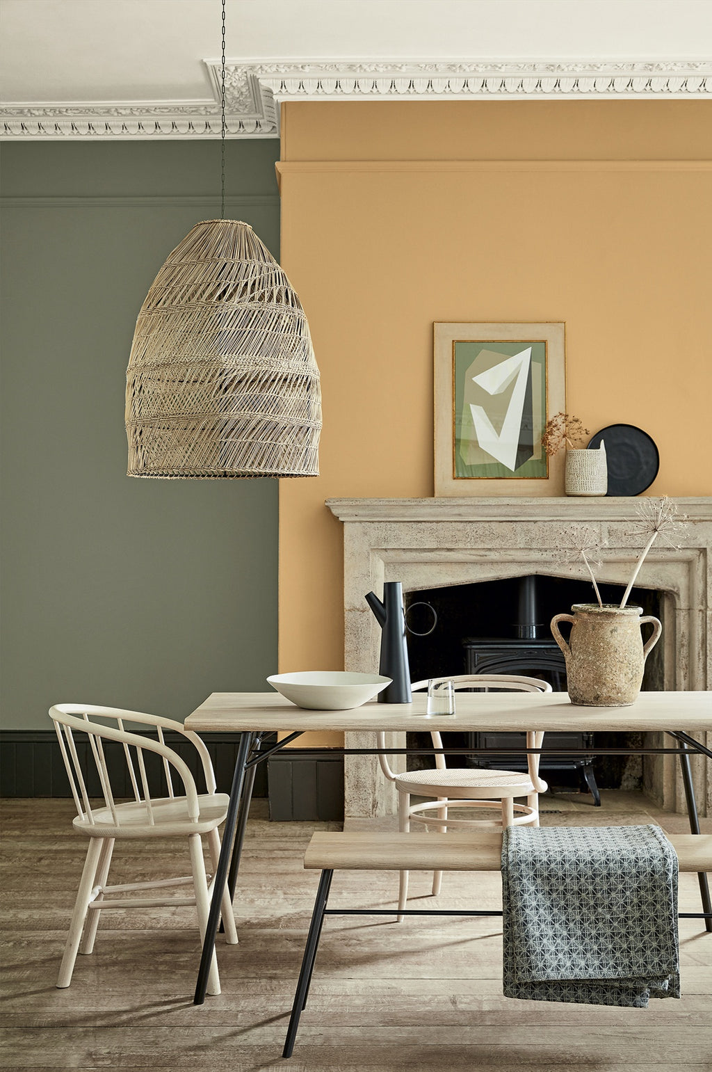 Little Greene Mortlake Yellow (265) in een interieur