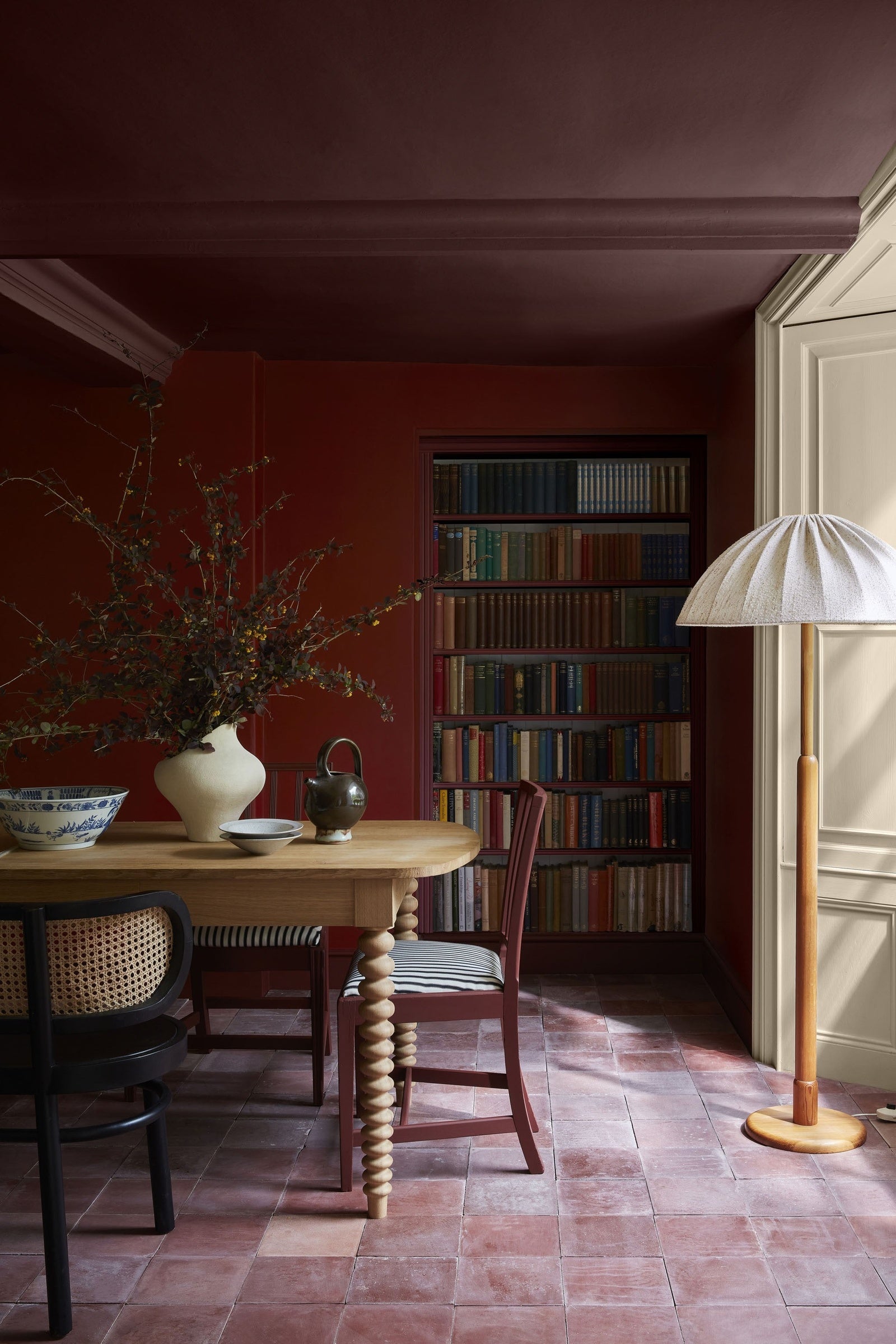 Little Greene Mushroom (142) - Tester in een interieur