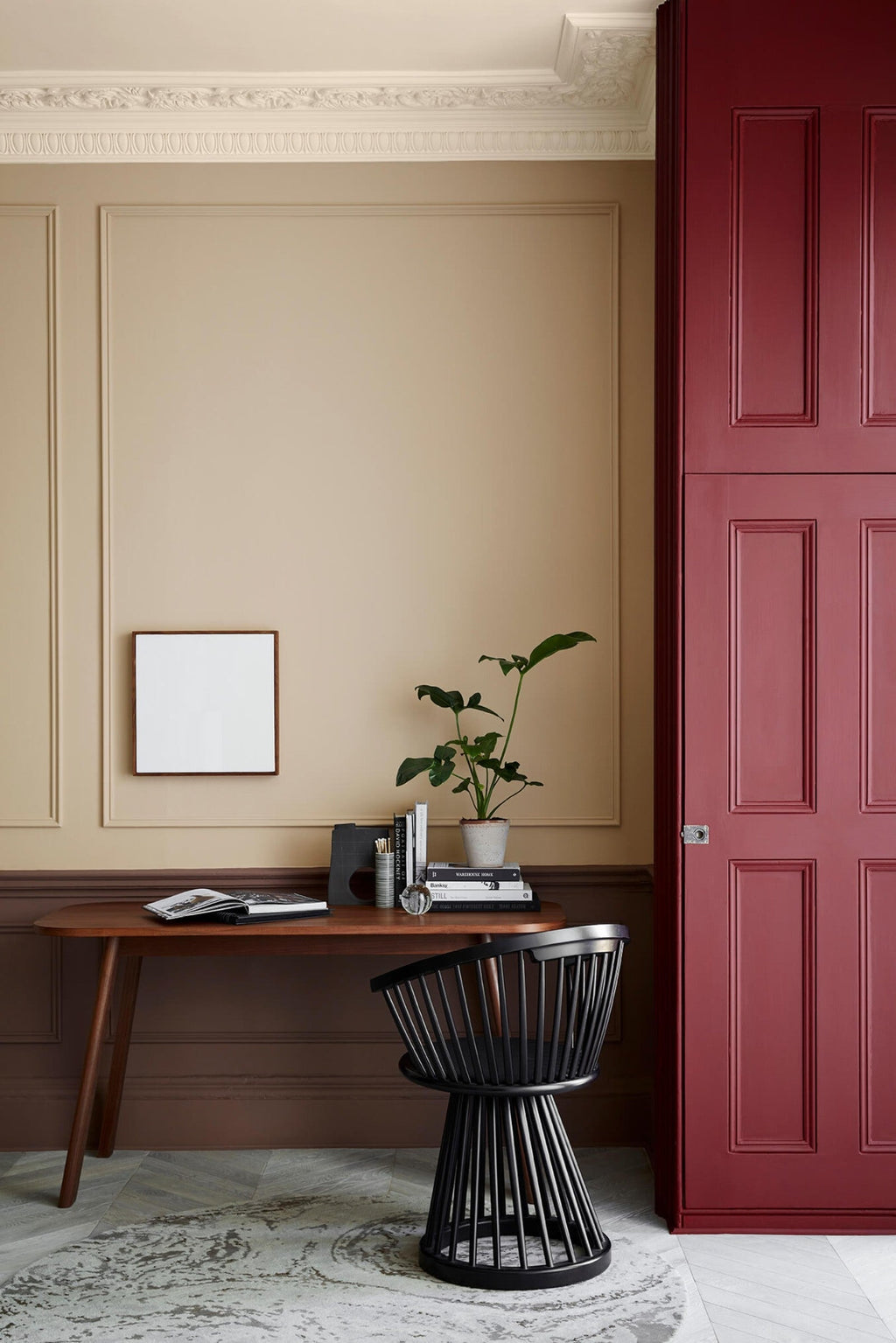 Little Greene Nether Red (315) - Tester in een interieur