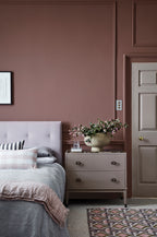 Little Greene Nether Red (315) - Tester in een interieur