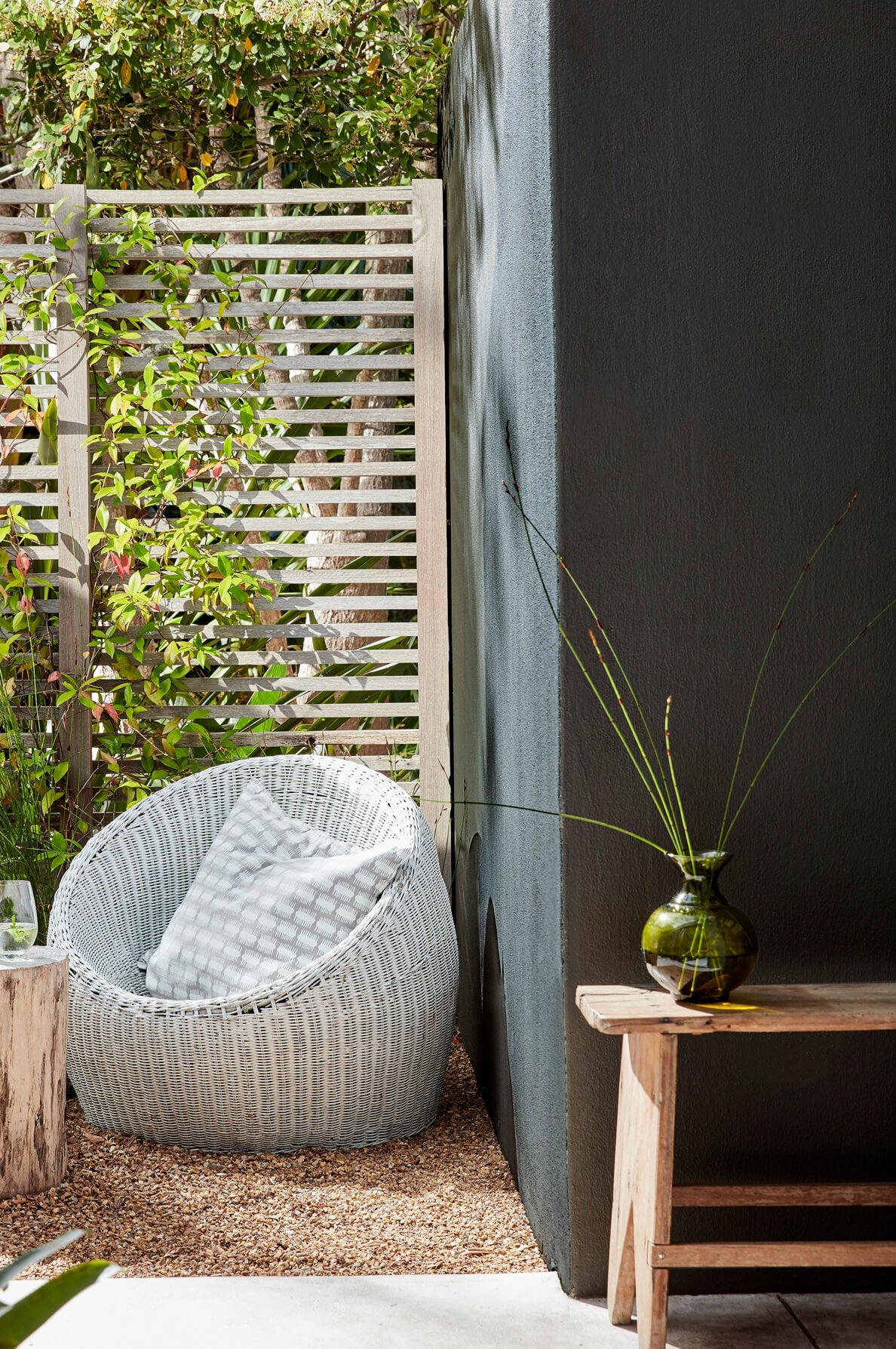 Little Greene Obsidian Green (216) - Tester in een interieur
