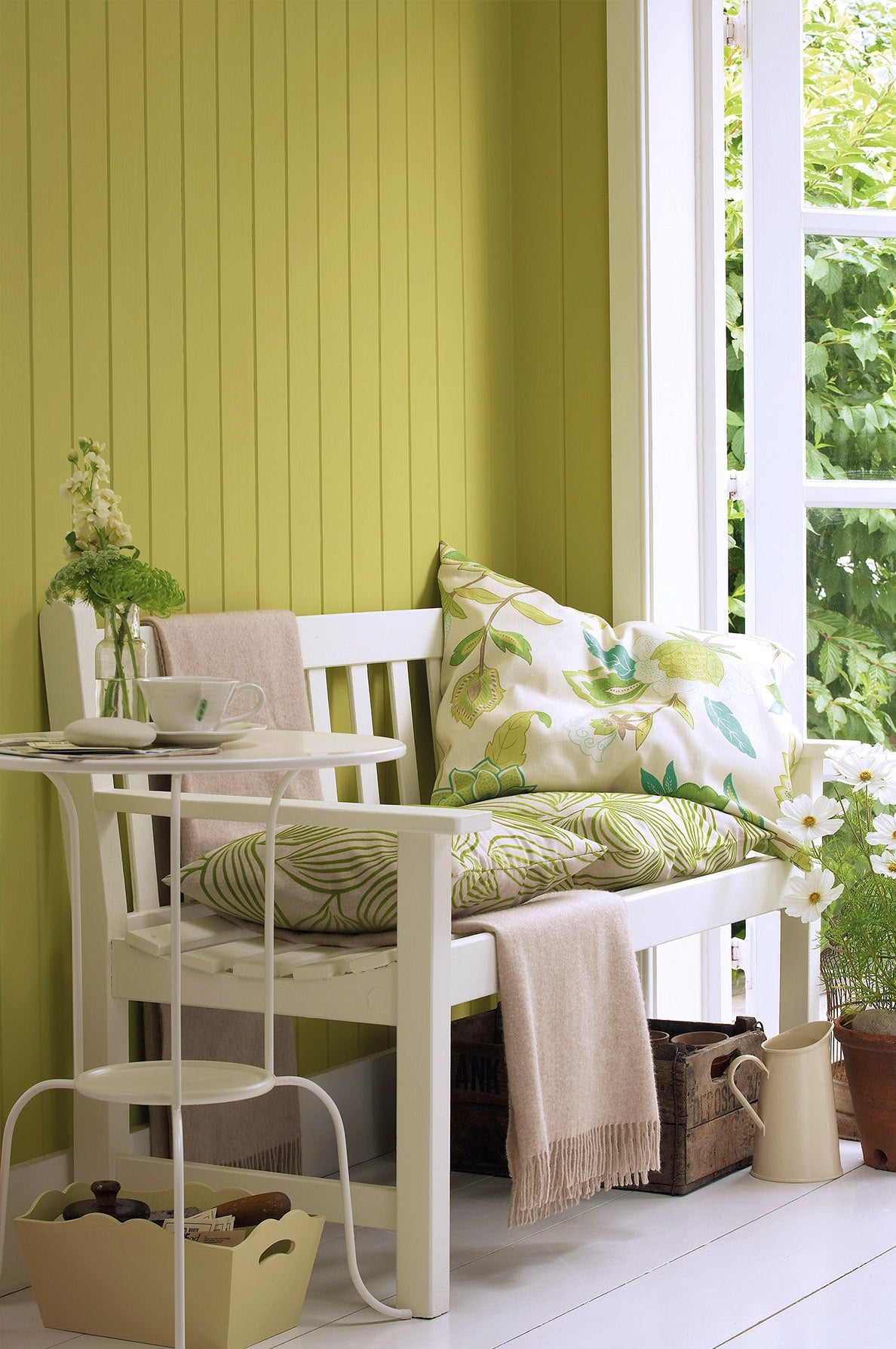 Little Greene Pale Lime (70) in een interieur