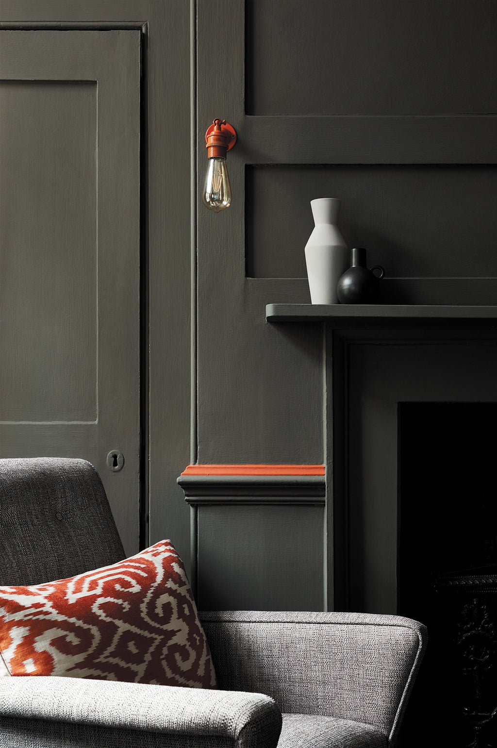 Little Greene Pompeian Ash (293) - Tester in een interieur