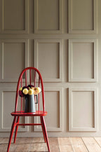 Little Greene Portland Stone Dark (157) - Tester in een interieur