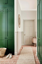 Little Greene Portland Stone Deep (156) - Tester in een interieur