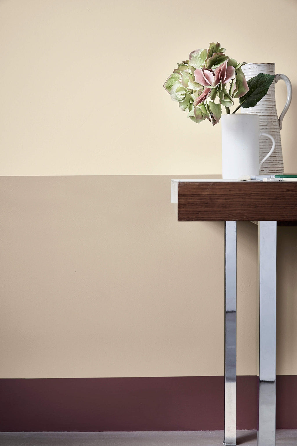 Little Greene Portland Stone Deep (156) - Tester in een interieur