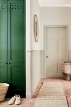 Little Greene Portland Stone Light (281) in een interieur