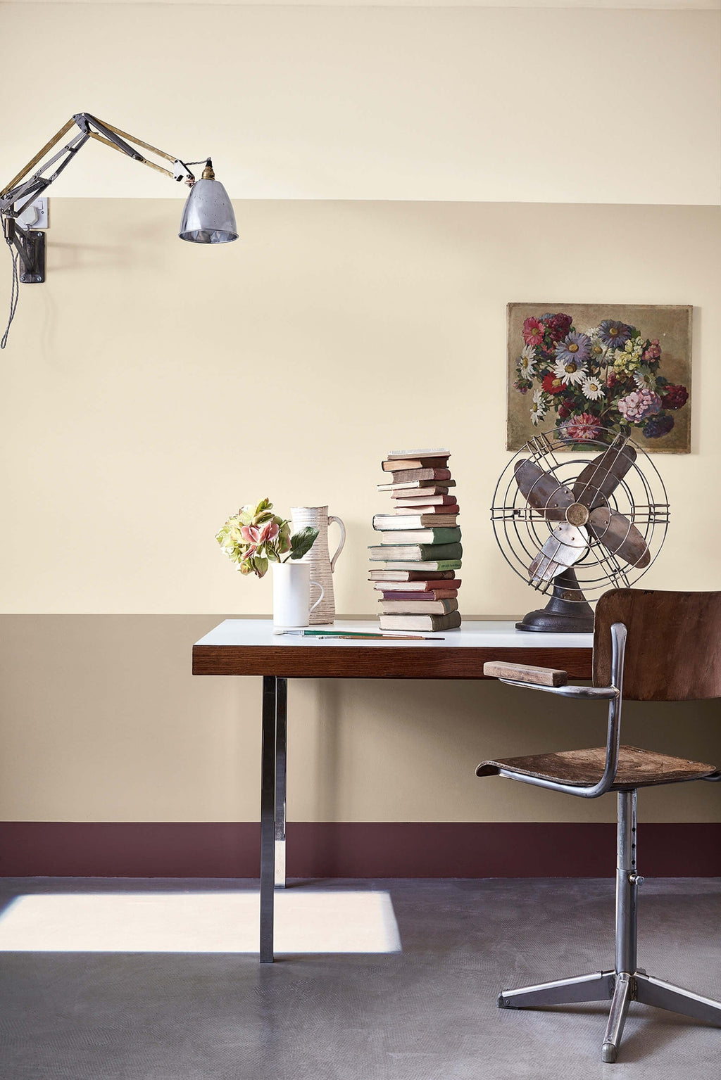 Little Greene Portland Stone Light (281) - Tester in een interieur