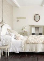Little Greene Portland Stone Light (281) - Tester in een interieur
