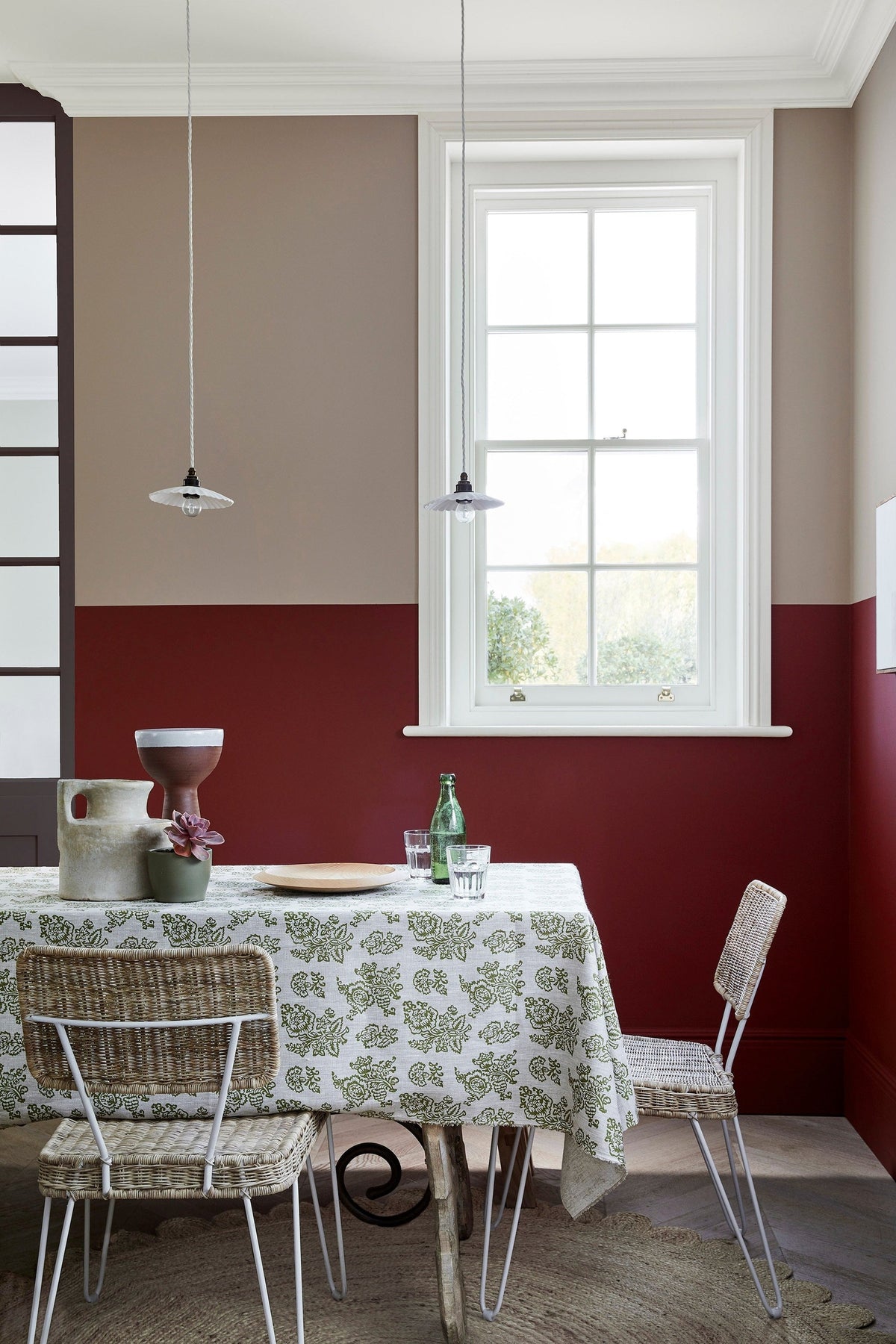 Little Greene Rolling Fog Dark (160) - Tester in een interieur