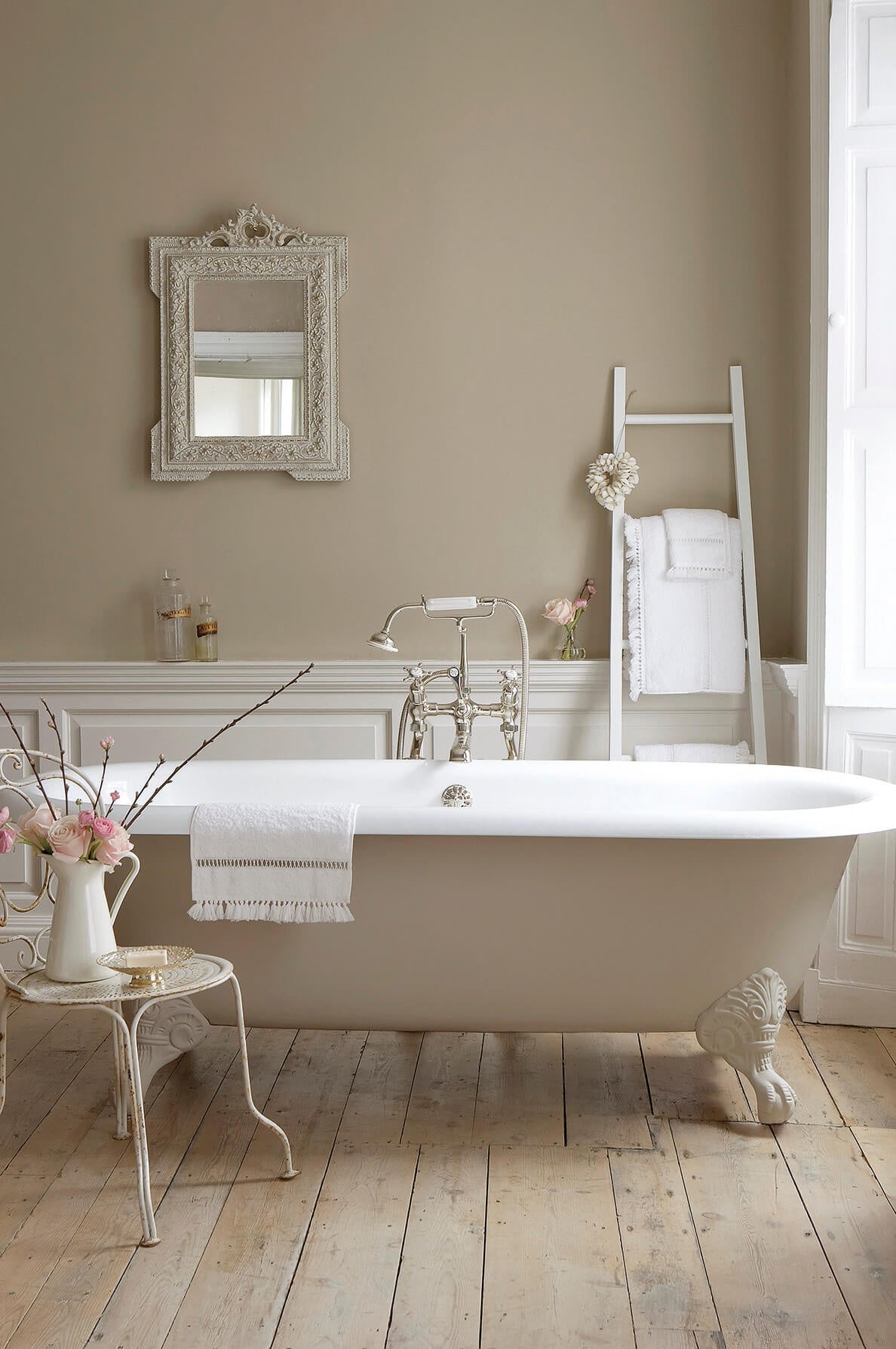 Little Greene Rolling Fog Dark (160) - Tester in een interieur