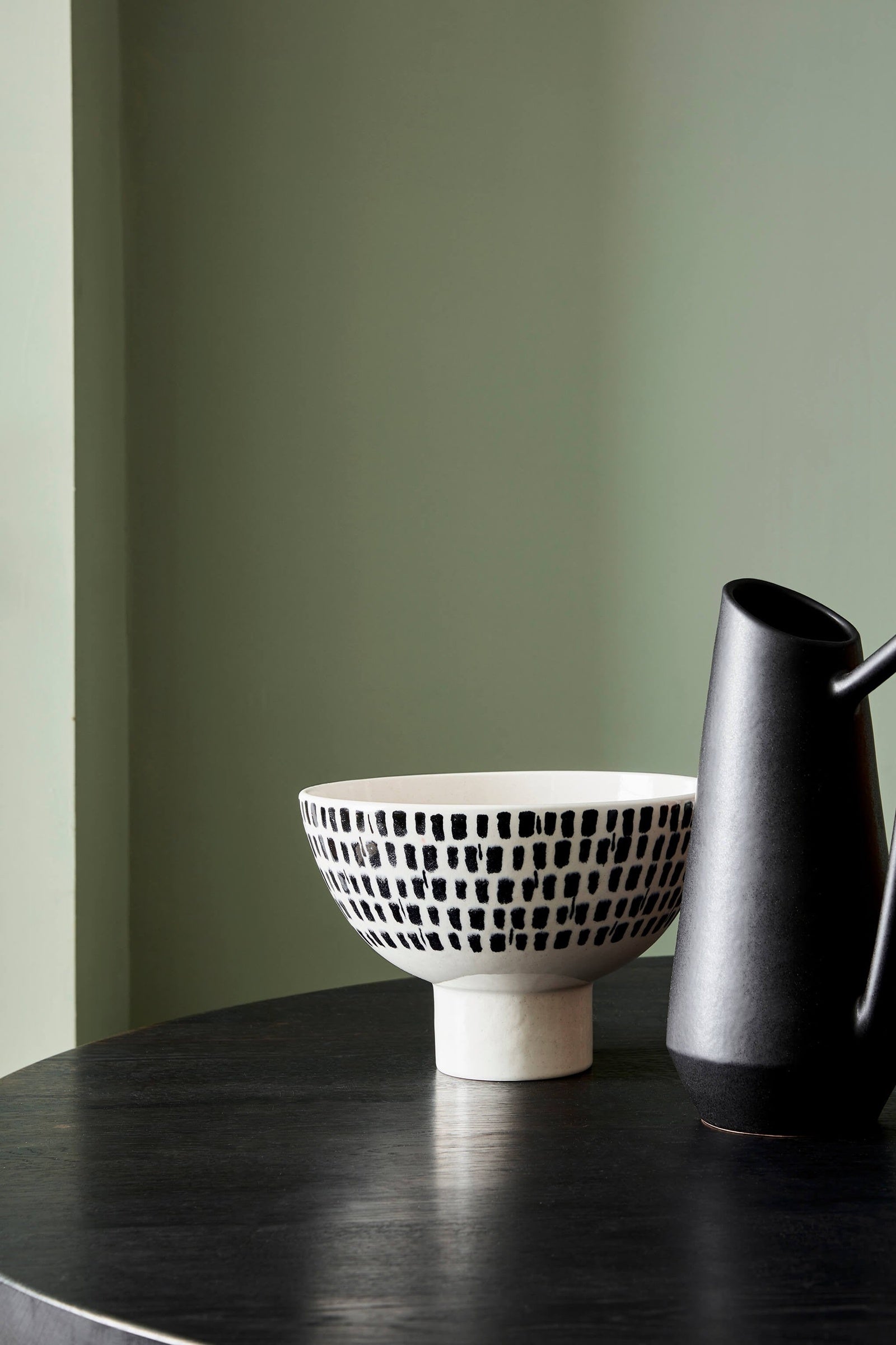 Little Greene Sage Green (80) in een interieur