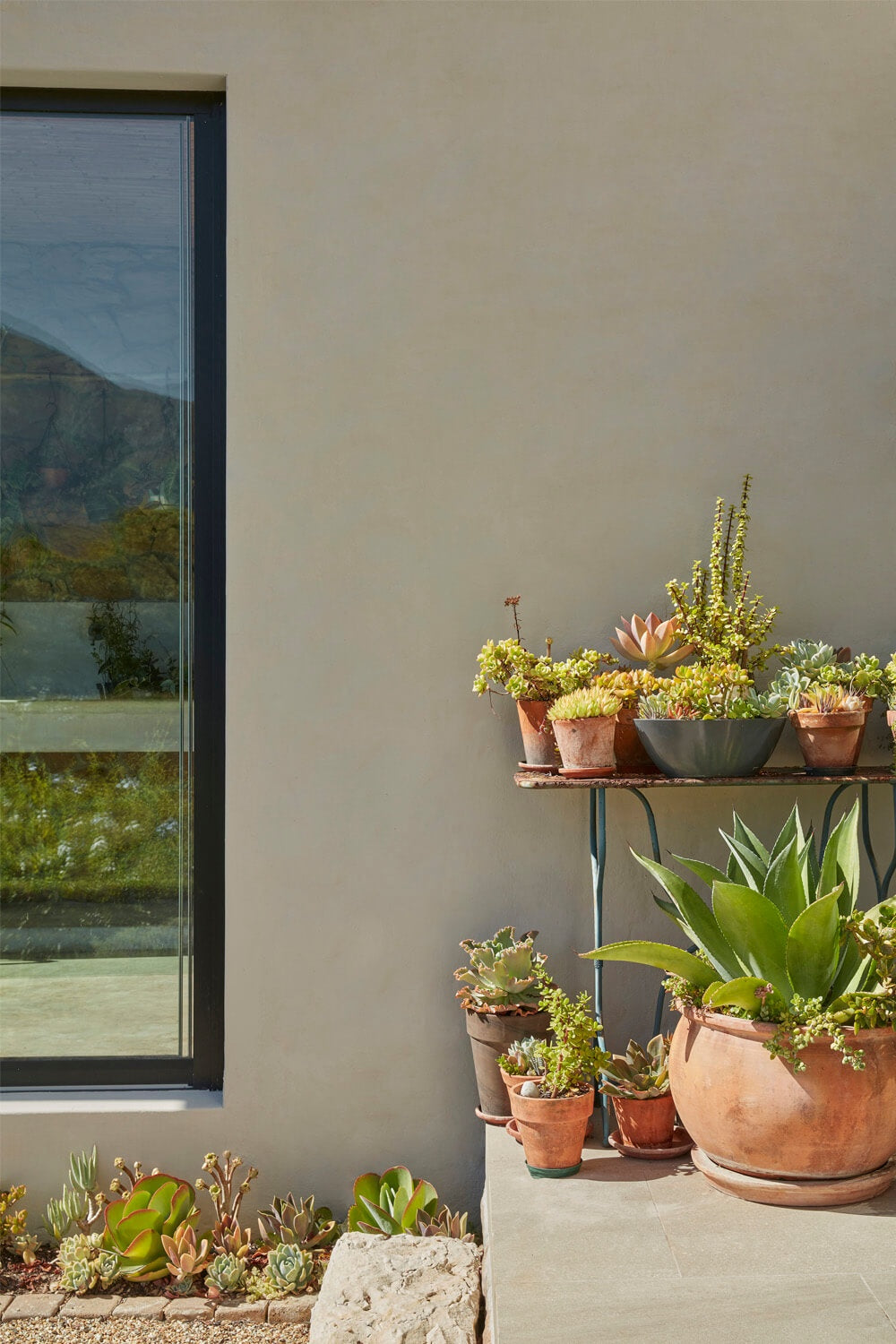 Little Greene Serpentine (233) - Tester in een interieur