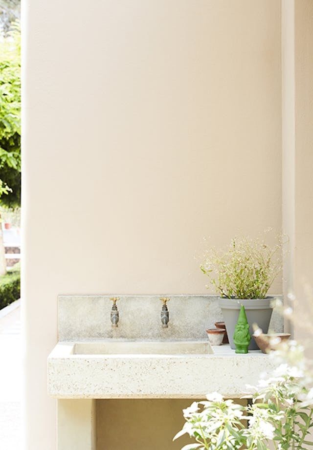 Little Greene Silent White (329) - Tester in een interieur