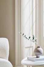 Little Greene Silent White Deep (331) - Tester in een interieur