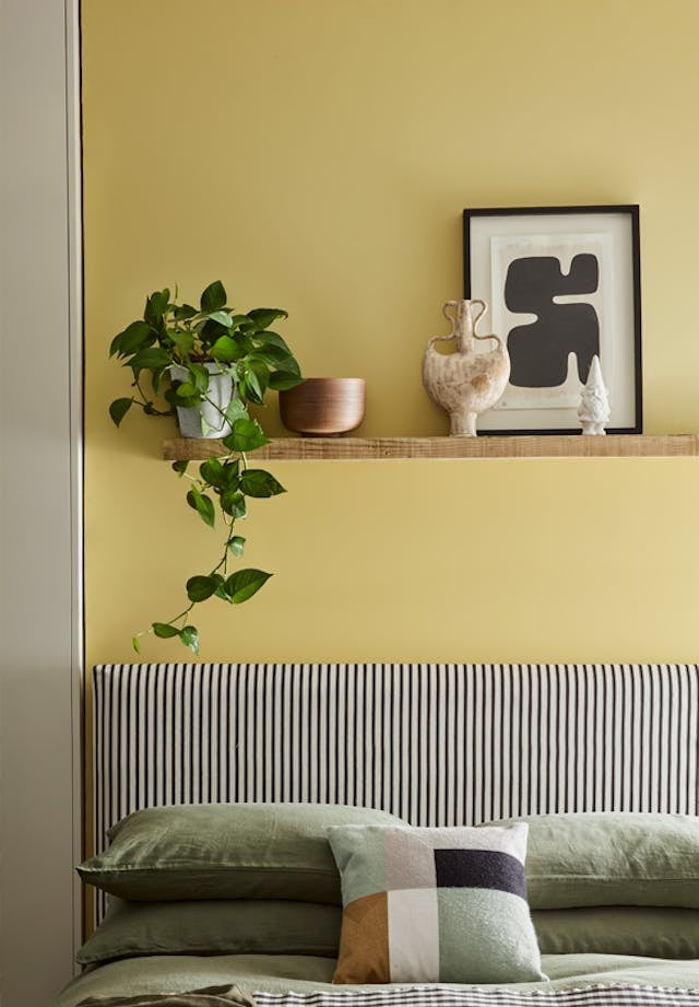 Little Greene Sunlight (135) - Tester in een interieur