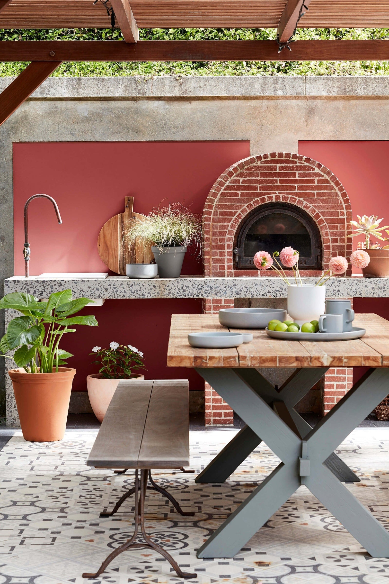 Little Greene Tuscan Red (140) in een interieur
