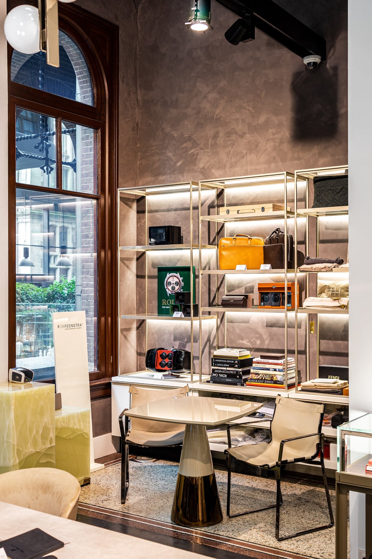 Pure & Original Dark Aubergine Marrakech Walls kalkstuc in interieur
