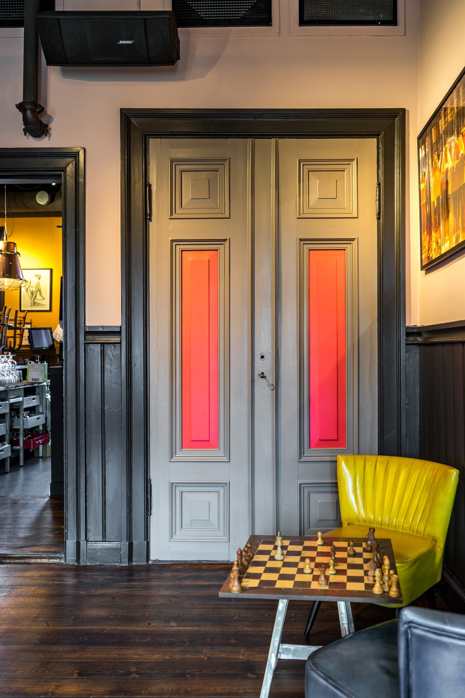Pure & Original Flamingo Traditional Paint lakverf in interieur
