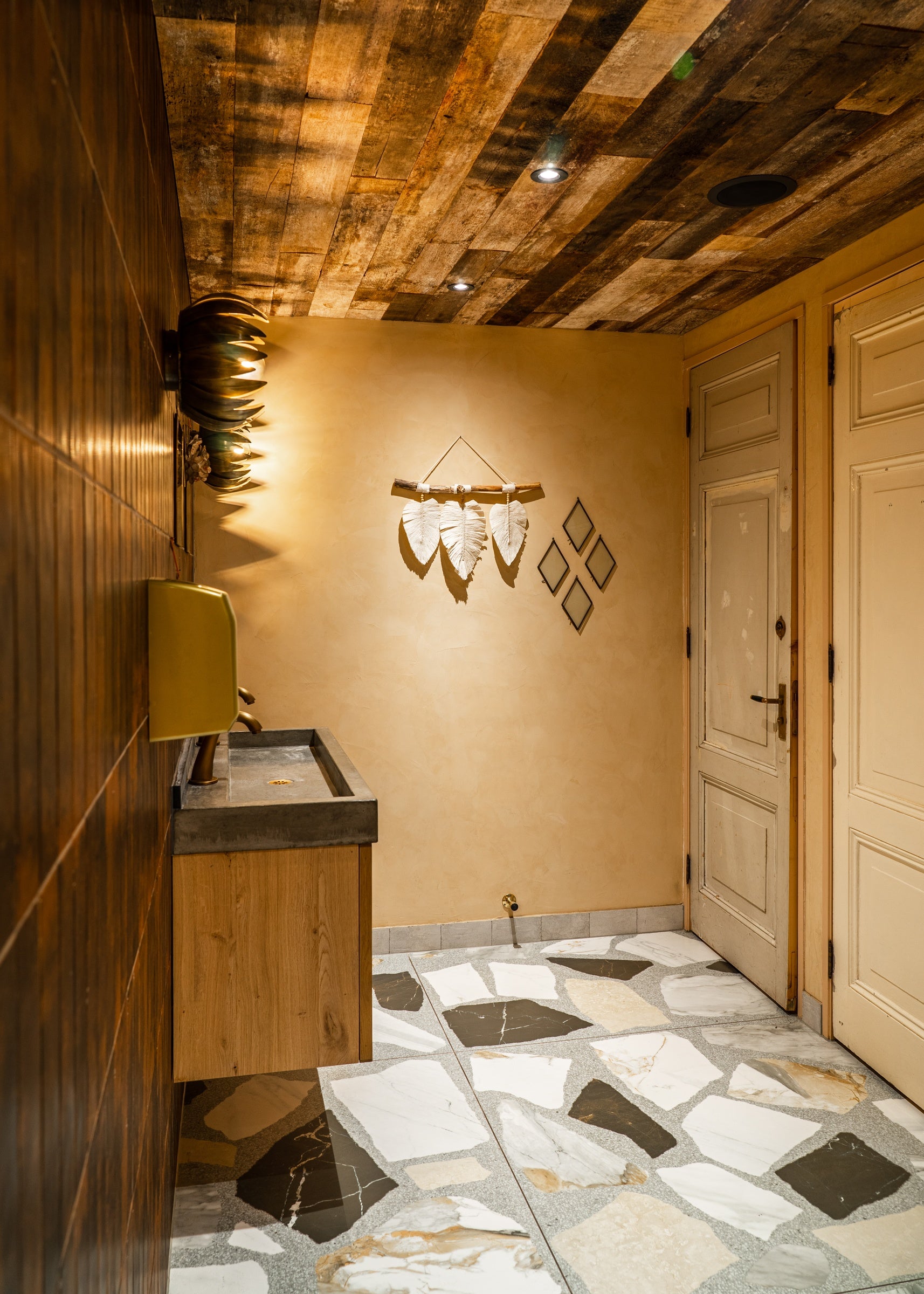 Pure & Original Nutmeg Powder Marrakech Walls kalkstuc in interieur