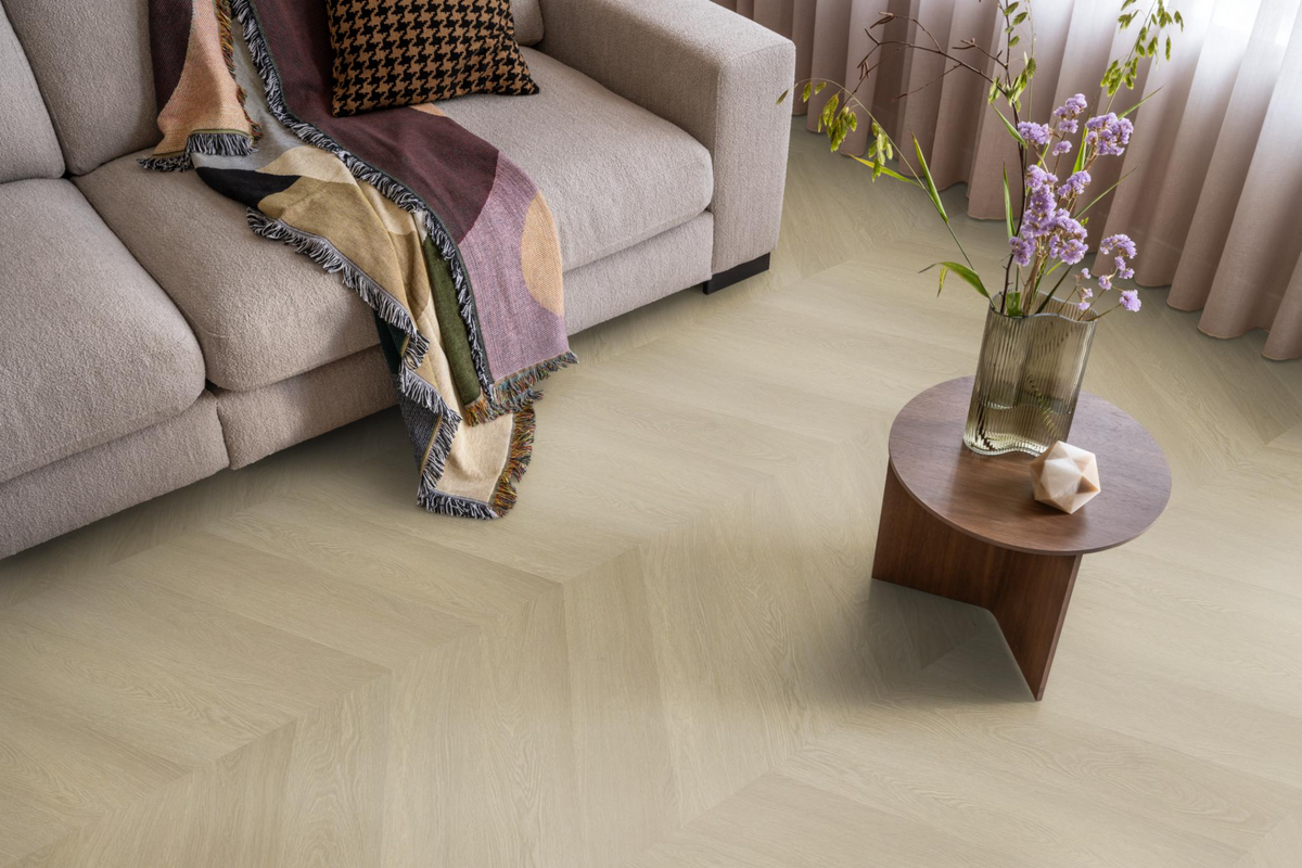 Ambiant Spigato Estino Natural Oak 1610 - Plak PVC Hongaarse punt