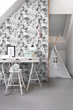Esta Home Black & White with a splash of Gold 138503