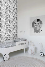 Esta Home Black & White with a splash of Gold 138503