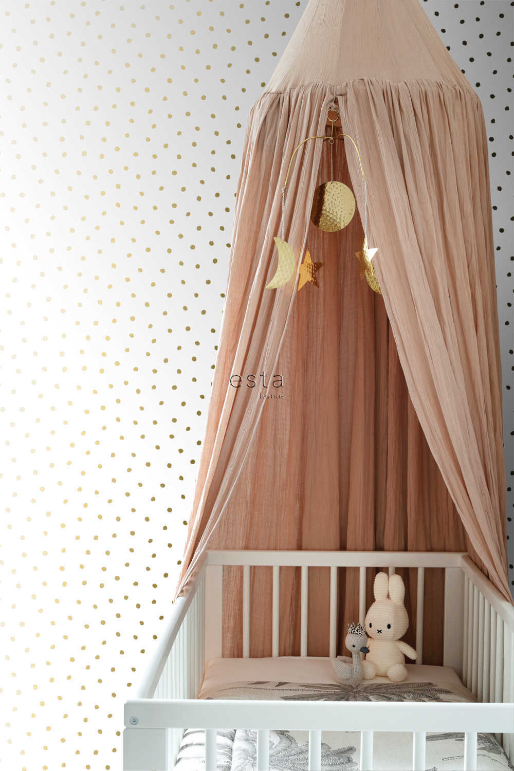 Esta Home Black & White with a splash of Gold 138937