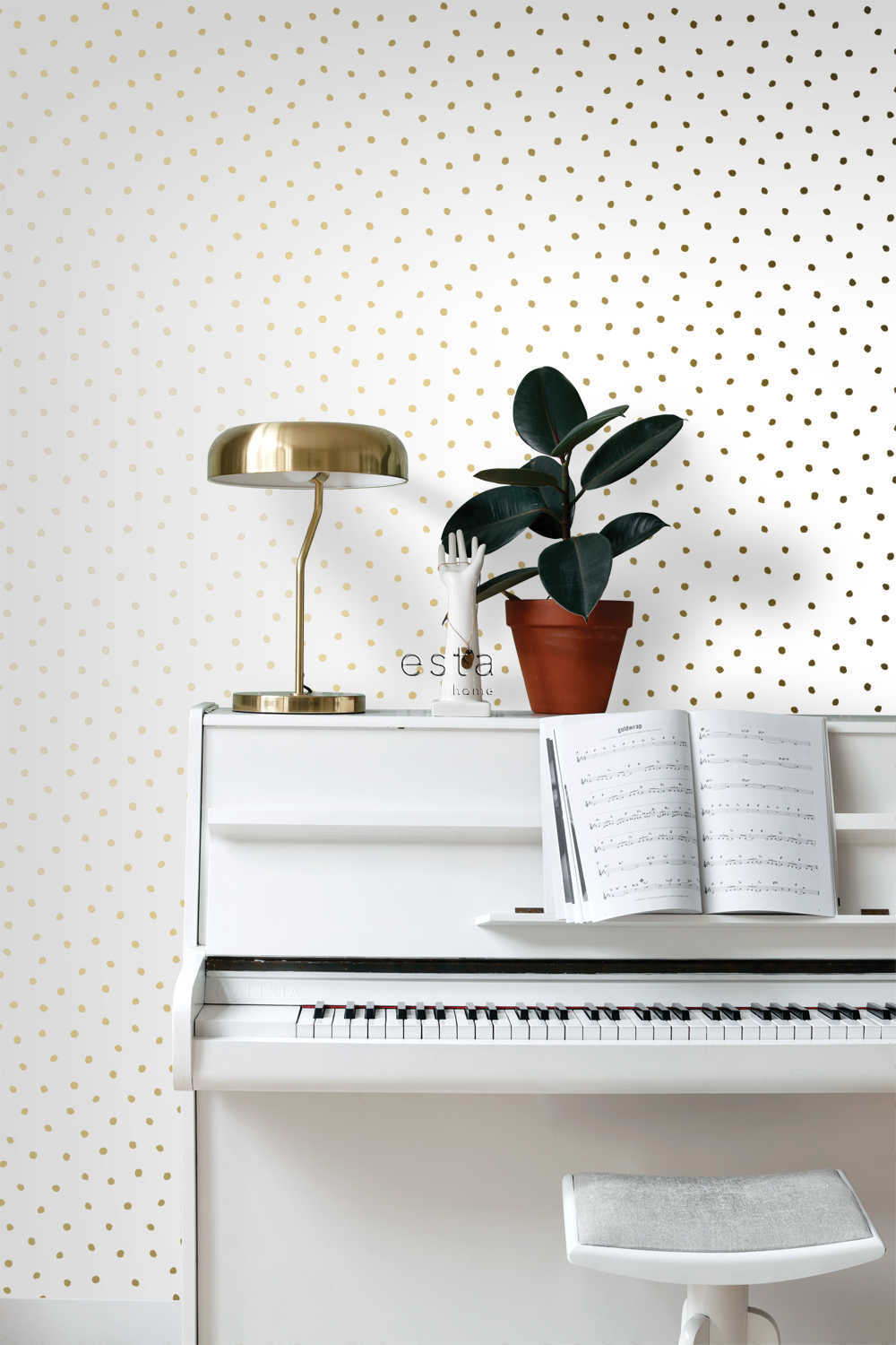 Esta Home Black & White with a splash of Gold 138937