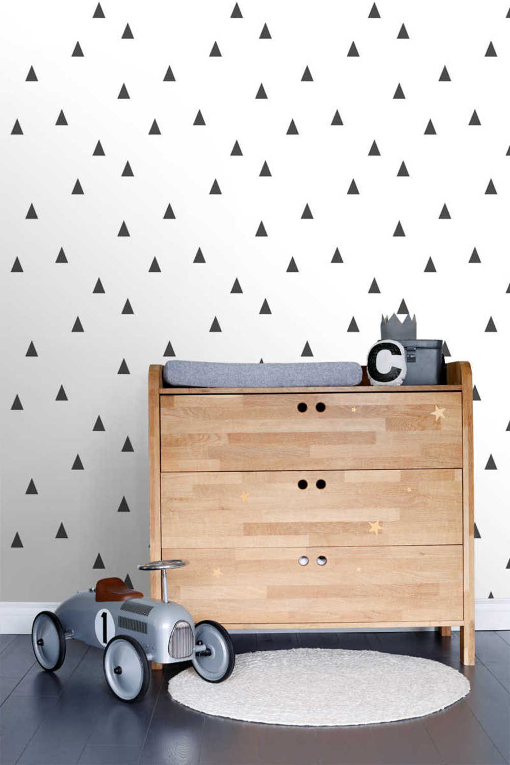 Esta Home Black & White with a splash of Gold 138942