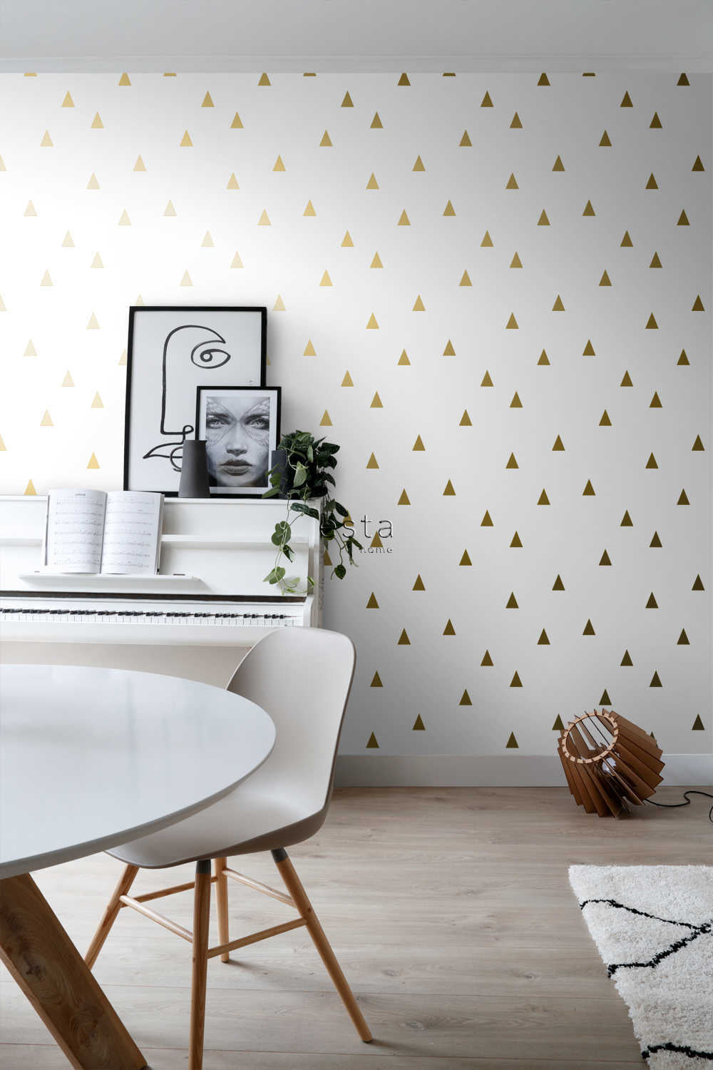 Esta Home Black & White with a splash of Gold 138943
