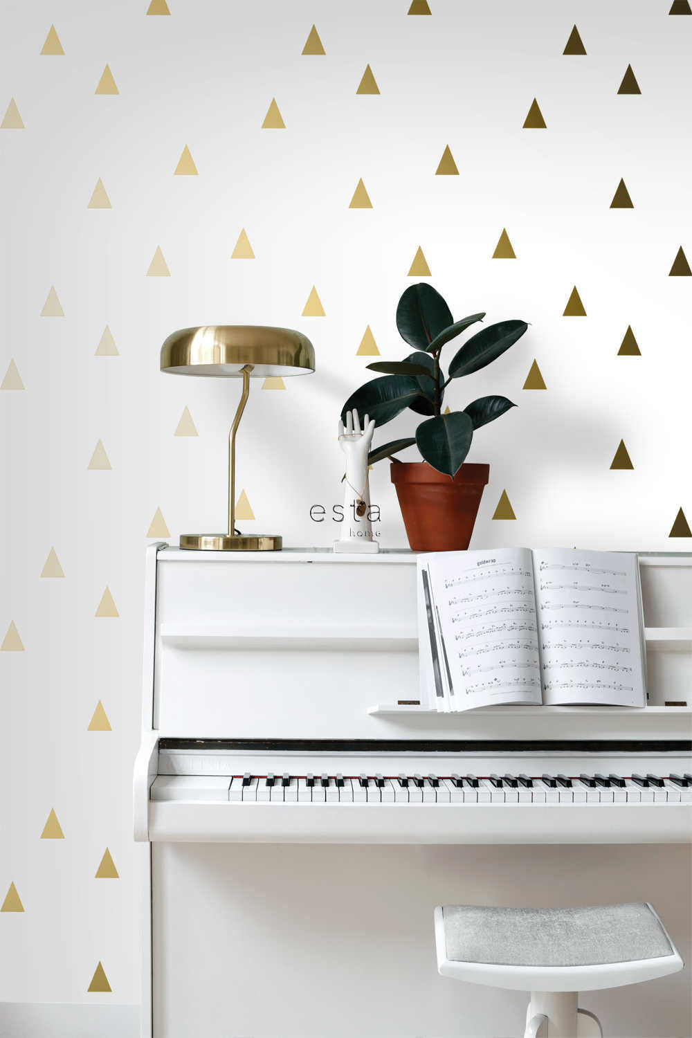 Esta Home Black & White with a splash of Gold 138943